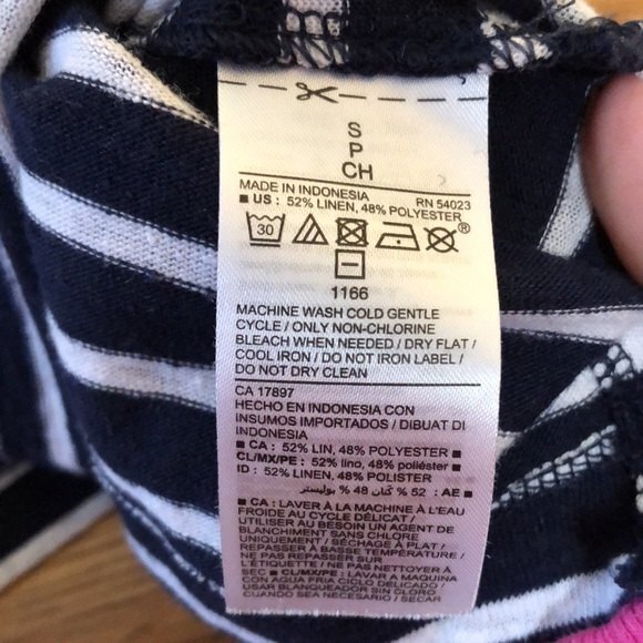 Old navy relaxed fit size small - Picture 6 of 6